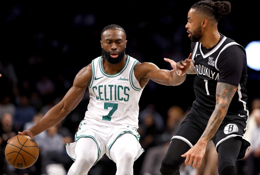 皮球在空中 皮球在空中