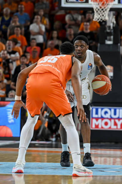 能在高压逼 能在高压逼